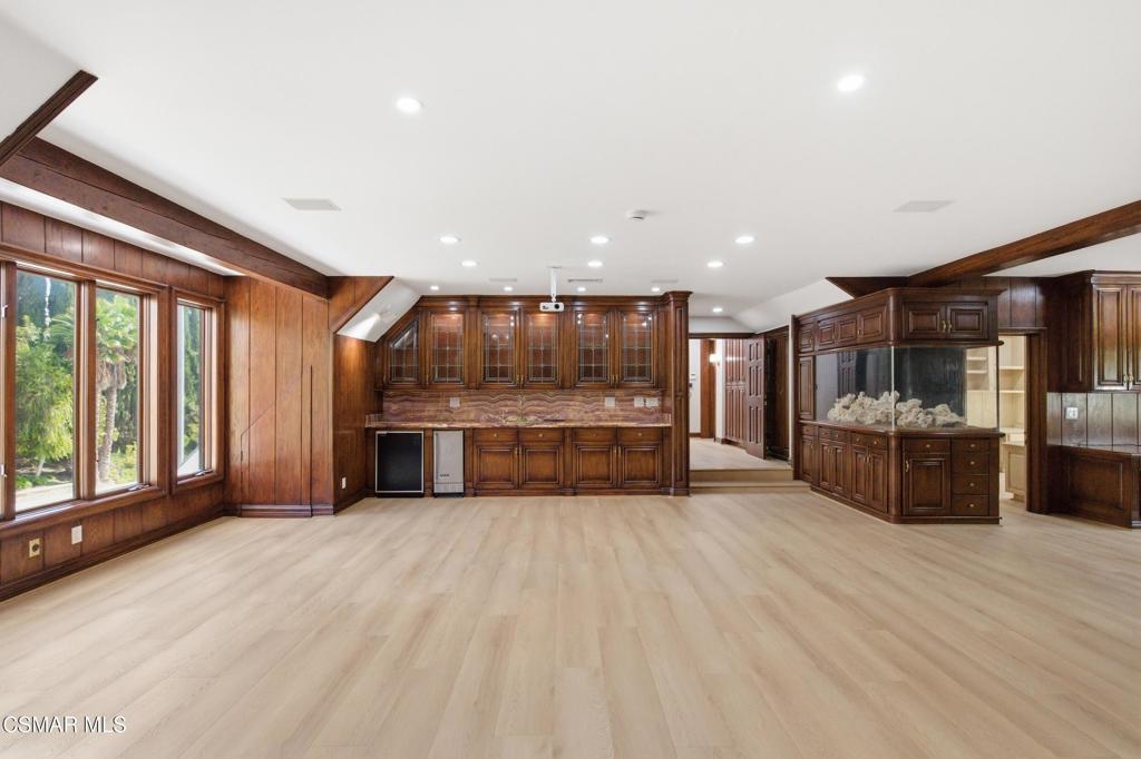 Woodland Hills, California, 91367, United States, 7 Bedrooms Bedrooms, ,6 BathroomsBathrooms,Residential,Active,2041561