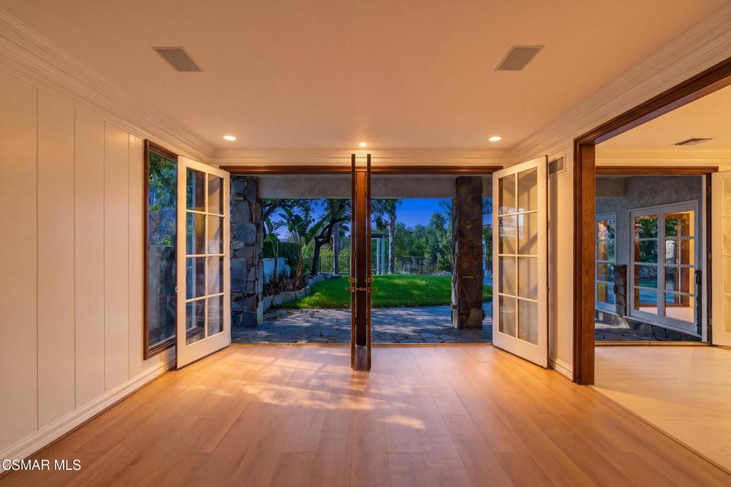 Woodland Hills, California, 91367, United States, 7 Bedrooms Bedrooms, ,6 BathroomsBathrooms,Residential,Active,2041561