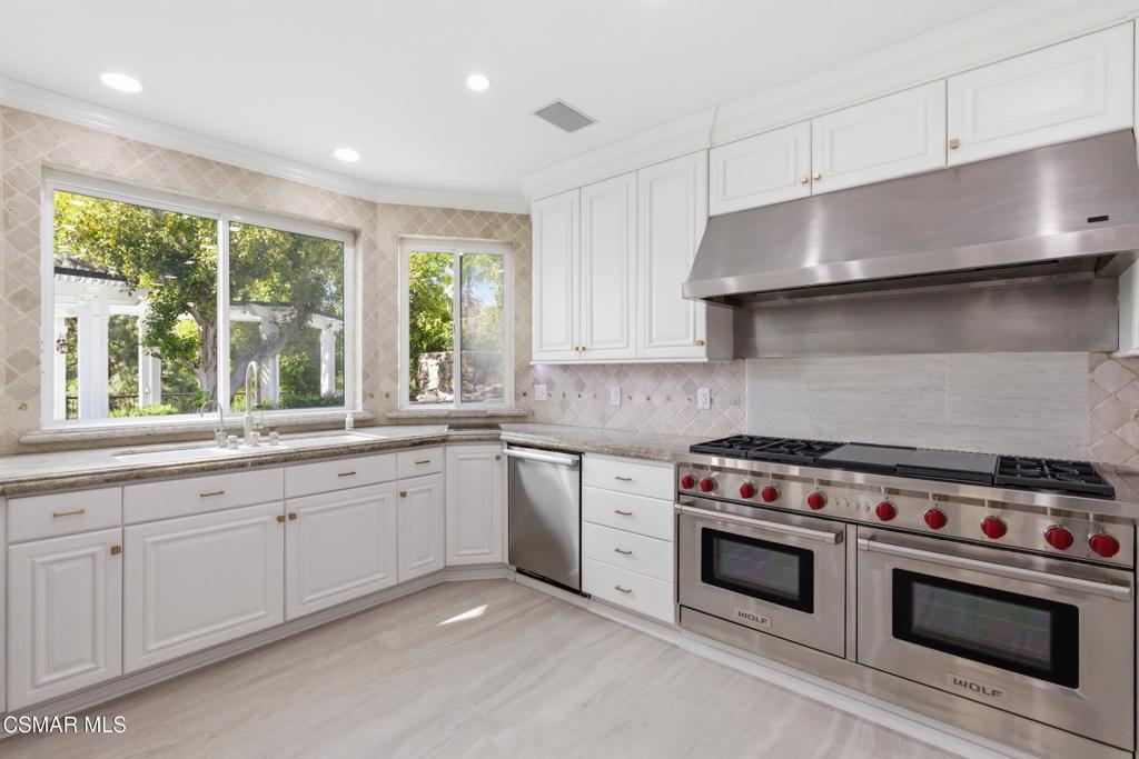 Woodland Hills, California, 91367, United States, 7 Bedrooms Bedrooms, ,6 BathroomsBathrooms,Residential,Active,2041561