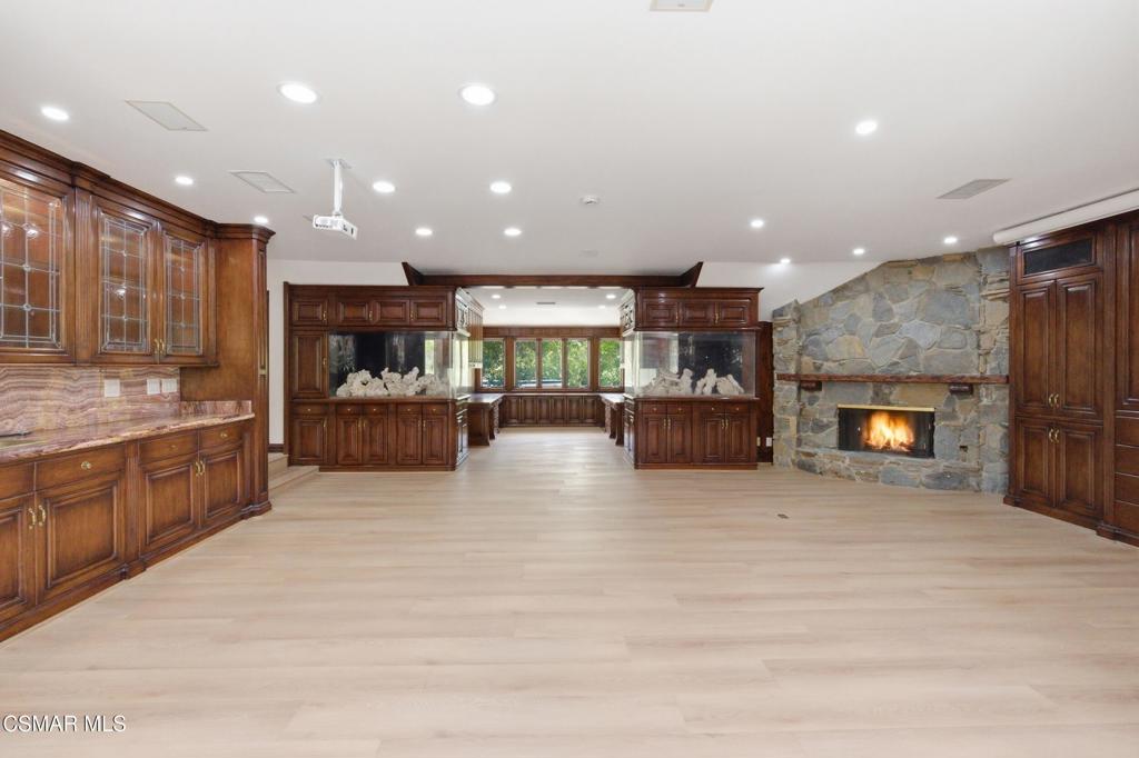Woodland Hills, California, 91367, United States, 7 Bedrooms Bedrooms, ,6 BathroomsBathrooms,Residential,Active,2041561