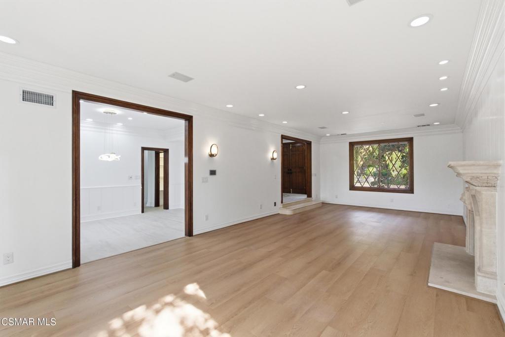 Woodland Hills, California, 91367, United States, 7 Bedrooms Bedrooms, ,6 BathroomsBathrooms,Residential,Active,2041561