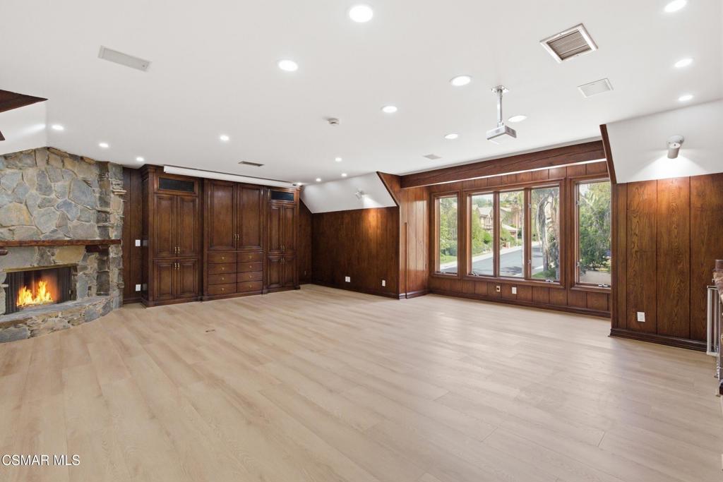 Woodland Hills, California, 91367, United States, 7 Bedrooms Bedrooms, ,6 BathroomsBathrooms,Residential,Active,2041561