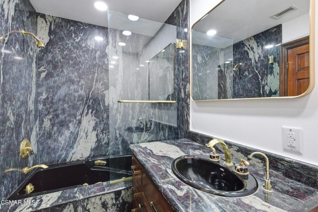 Woodland Hills, California, 91367, United States, 7 Bedrooms Bedrooms, ,6 BathroomsBathrooms,Residential,Active,2041561