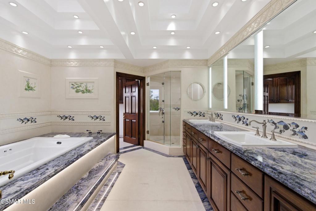 Woodland Hills, California, 91367, United States, 7 Bedrooms Bedrooms, ,6 BathroomsBathrooms,Residential,Active,2041561