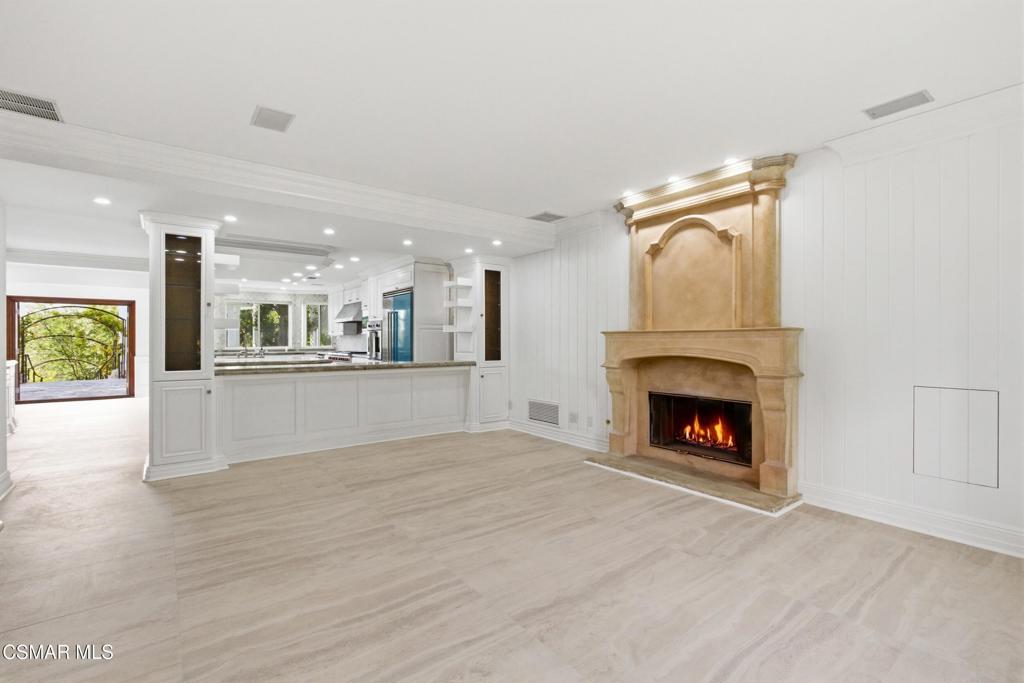 Woodland Hills, California, 91367, United States, 7 Bedrooms Bedrooms, ,6 BathroomsBathrooms,Residential,Active,2041561