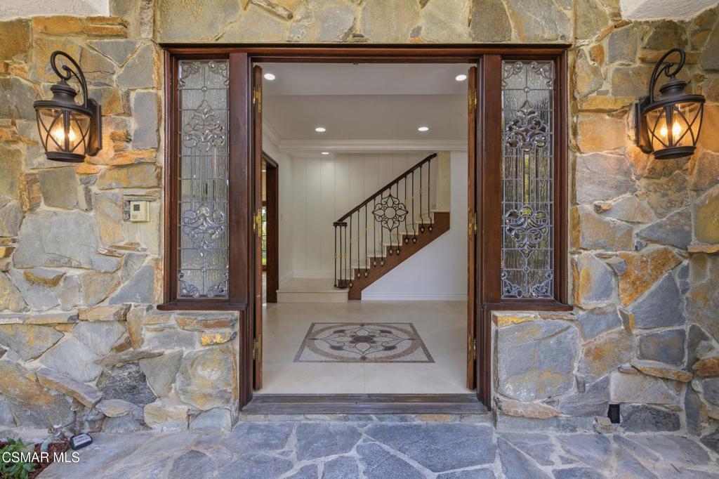 Woodland Hills, California, 91367, United States, 7 Bedrooms Bedrooms, ,6 BathroomsBathrooms,Residential,Active,2041561