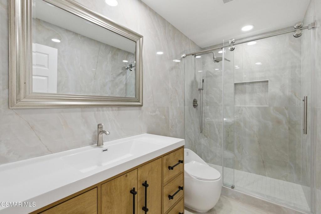 Woodland Hills, California, 91367, United States, 7 Bedrooms Bedrooms, ,6 BathroomsBathrooms,Residential,Active,2041561