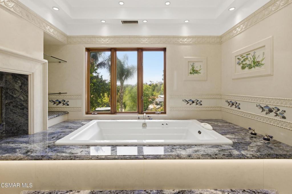Woodland Hills, California, 91367, United States, 7 Bedrooms Bedrooms, ,6 BathroomsBathrooms,Residential,Active,2041561