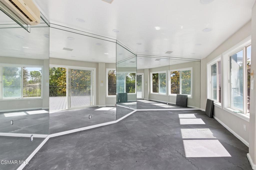 Woodland Hills, California, 91367, United States, 7 Bedrooms Bedrooms, ,6 BathroomsBathrooms,Residential,Active,2041561