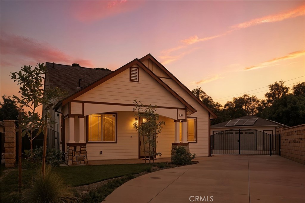 This brand-new home, part of a development that won the Old Riverside Foundation Award for Excellence in Infill Design, is perfectly located just minutes from the vibrant Downtown Riverside and within walking distance of the iconic Mt. Rubidoux. Offering modern finishes, a spacious layout, and move-in ready, it combines city convenience with outdoor adventure and with the SELLER WILLING TO COVER CLOSING COSTS, it’s a rare opportunity in one of Riverside’s most desirable areas.