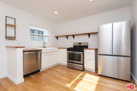 Photo of 1341 S Burnside Avenue #3, Los Angeles, CA 90019 (MLS # 26876553)