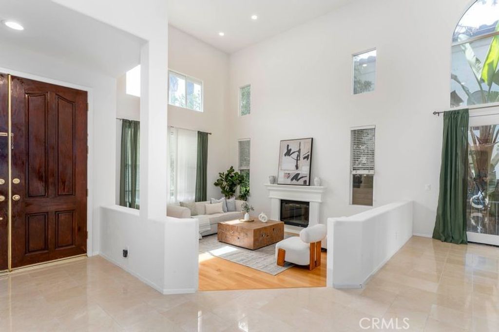 Photo of 7371 Westcliff Dr, West Hills, CA 91307 (MLS # SR26060839)