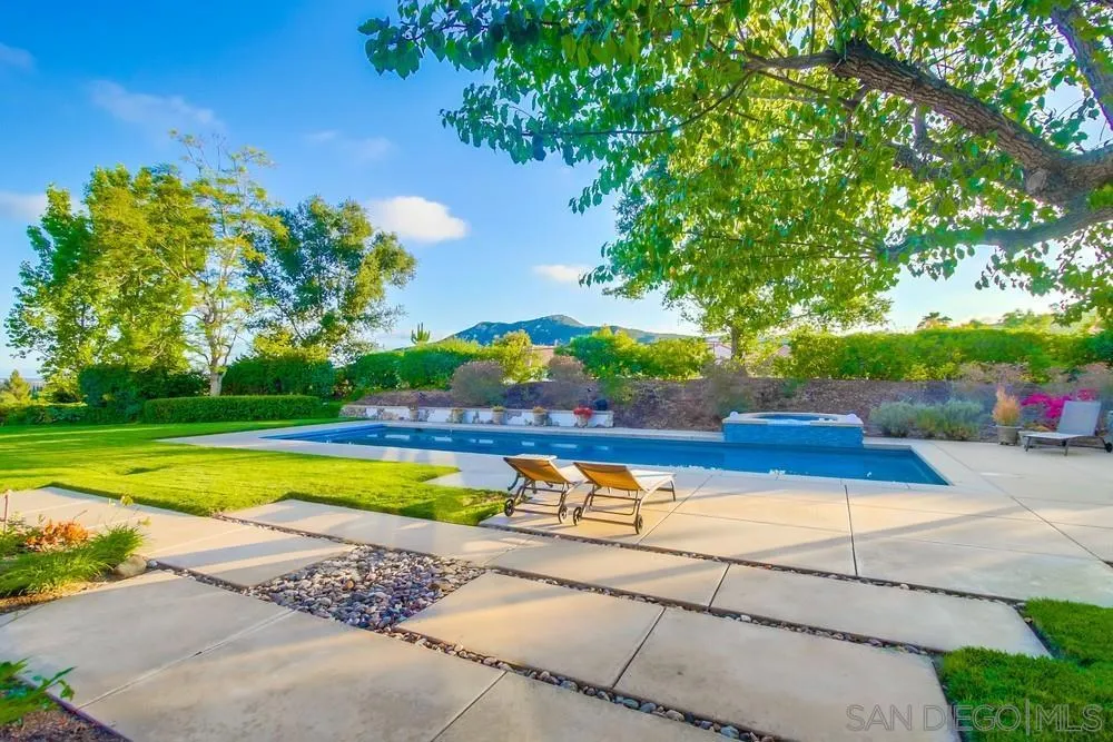 Poway, California 92064, United States, 4 Bedrooms Bedrooms, ,5 BathroomsBathrooms,Residential,Active,177430