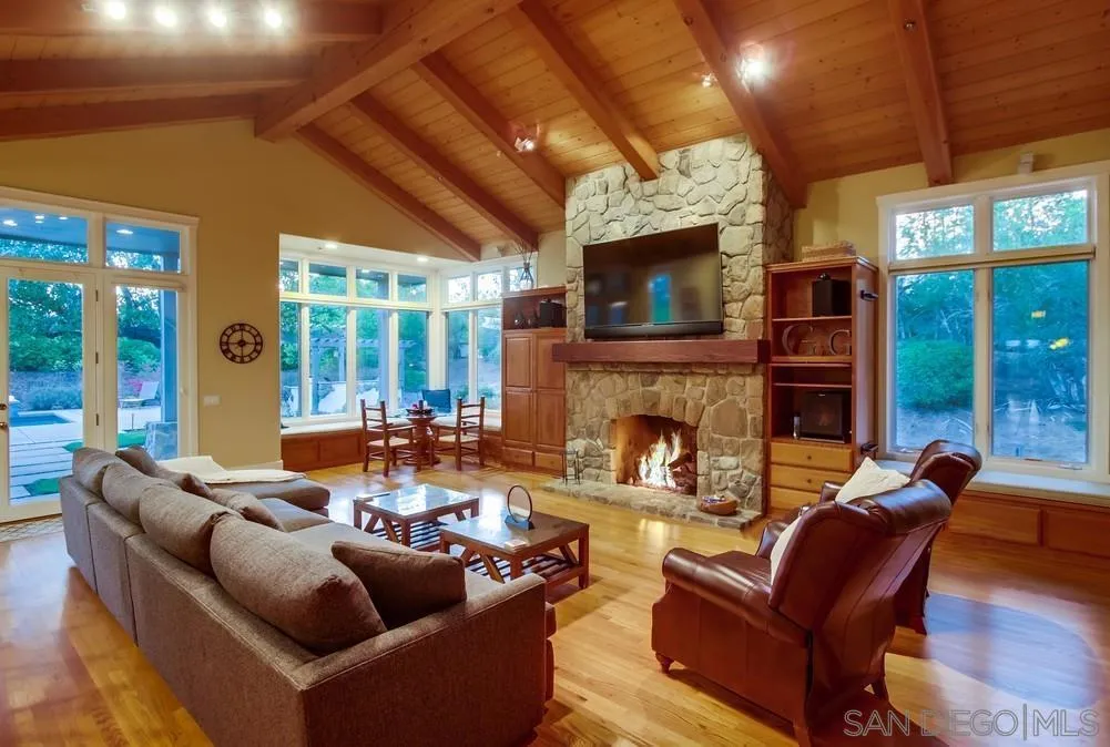 Poway, California 92064, United States, 4 Bedrooms Bedrooms, ,5 BathroomsBathrooms,Residential,Active,177430