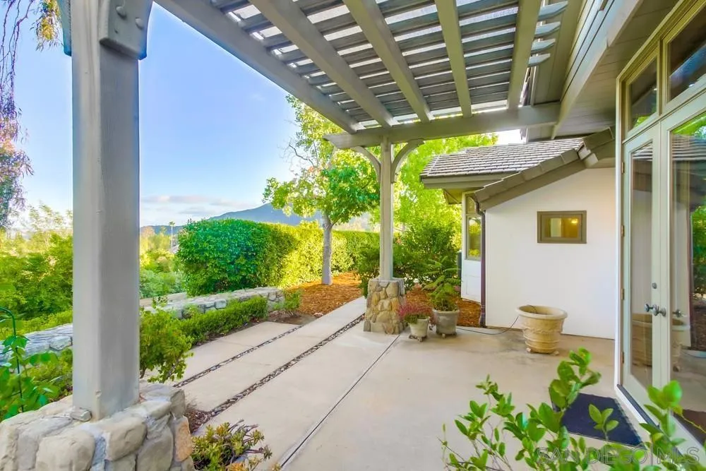 Poway, California 92064, United States, 4 Bedrooms Bedrooms, ,5 BathroomsBathrooms,Residential,Active,177430