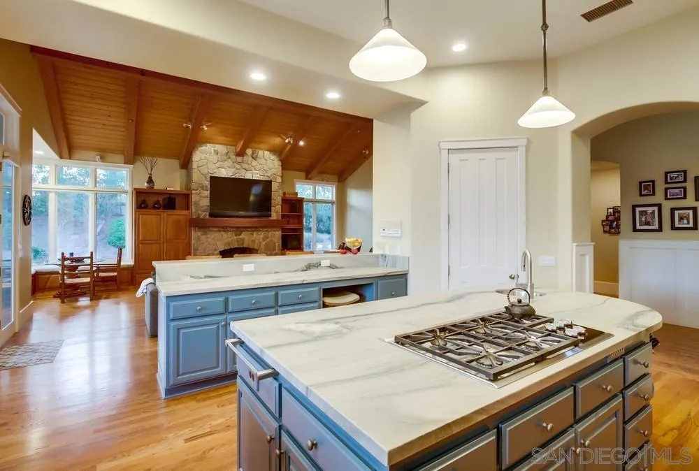 Poway, California 92064, United States, 4 Bedrooms Bedrooms, ,5 BathroomsBathrooms,Residential,Active,177430