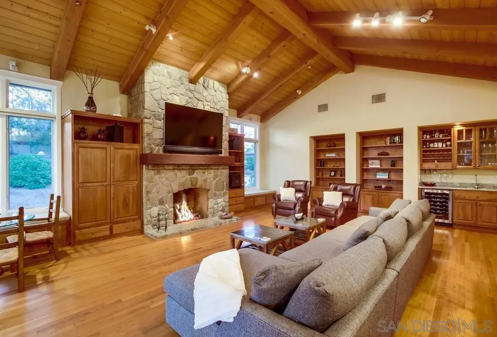 Poway, California 92064, United States, 4 Bedrooms Bedrooms, ,5 BathroomsBathrooms,Residential,Active,177430