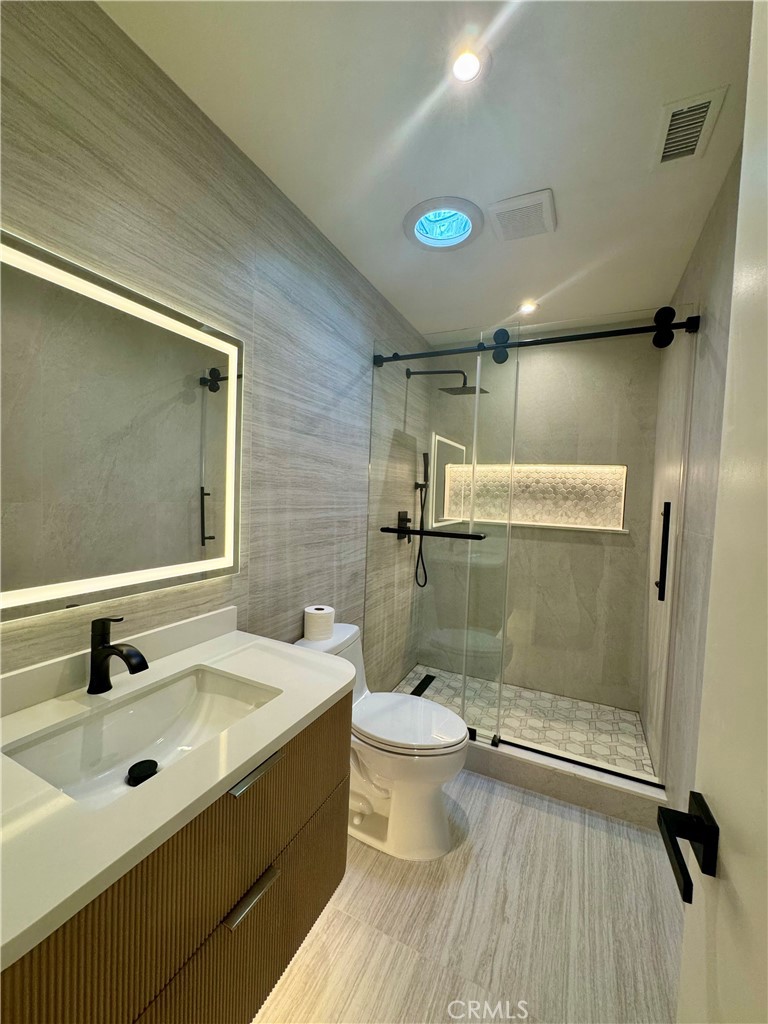 Sunshine Homes West (SUNW) - Residential Lease