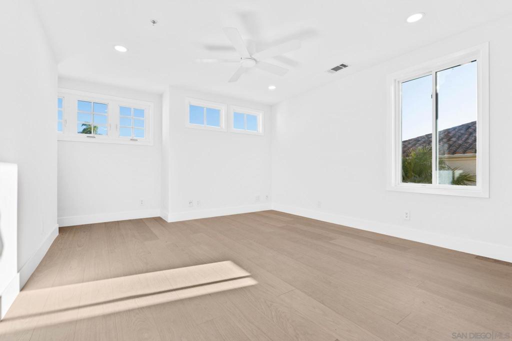 Del Mar - Residential