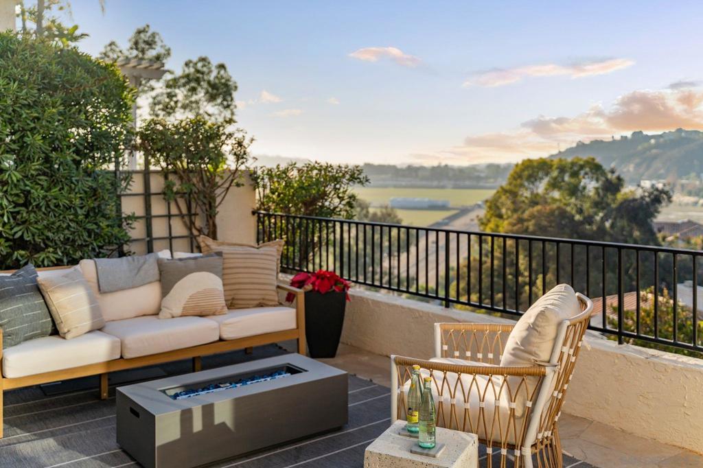 Del Mar - Residential