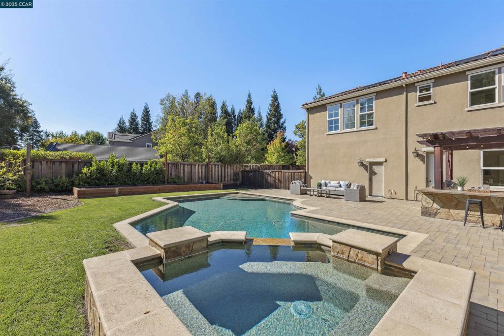 BARRINGTON WOODS - Residential