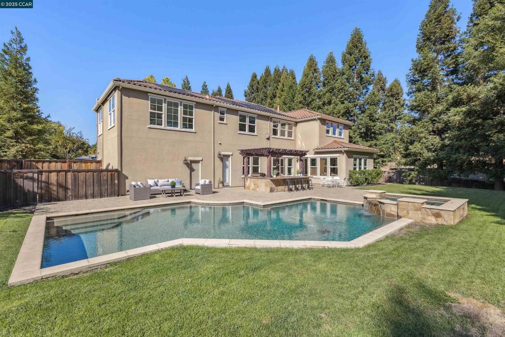 BARRINGTON WOODS - Residential