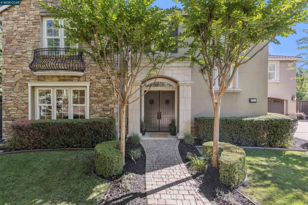 BARRINGTON WOODS - Residential