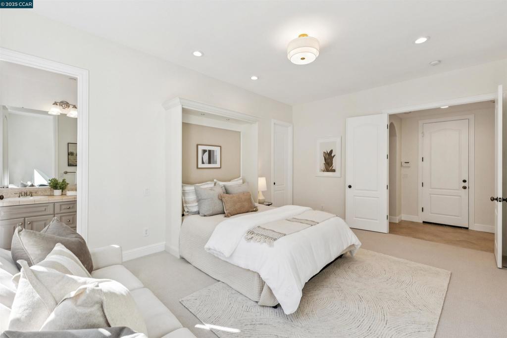 BARRINGTON WOODS - Residential