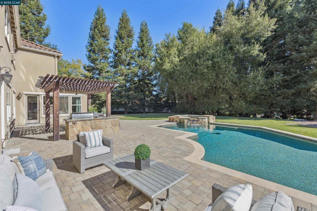 BARRINGTON WOODS - Residential