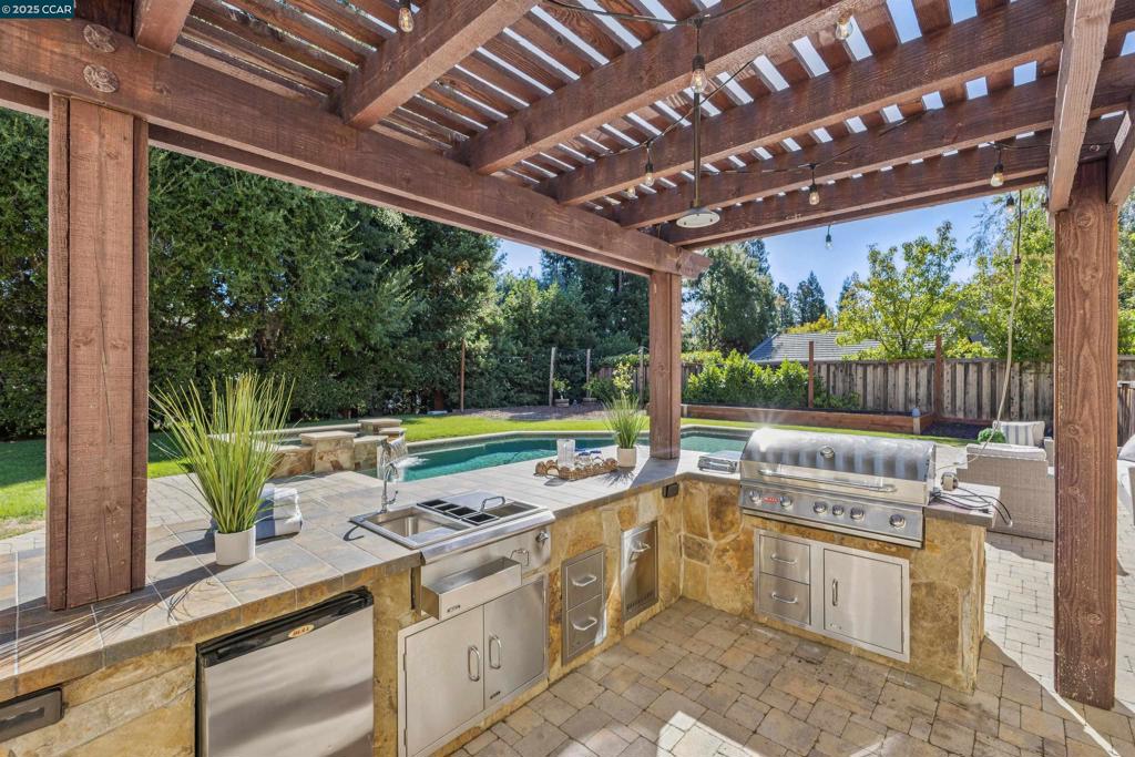 BARRINGTON WOODS - Residential