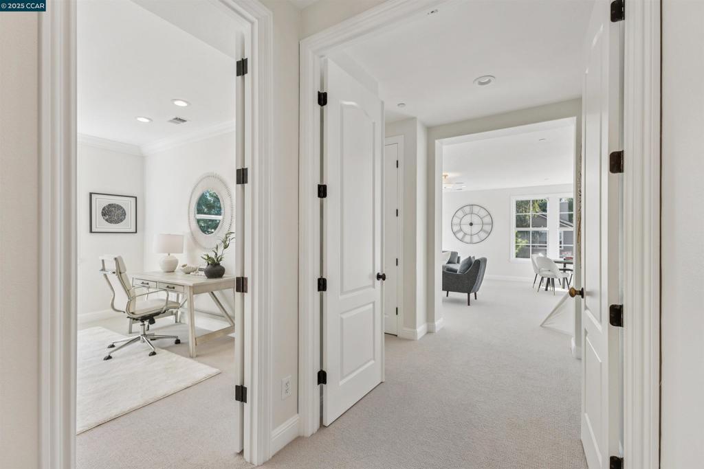 BARRINGTON WOODS - Residential