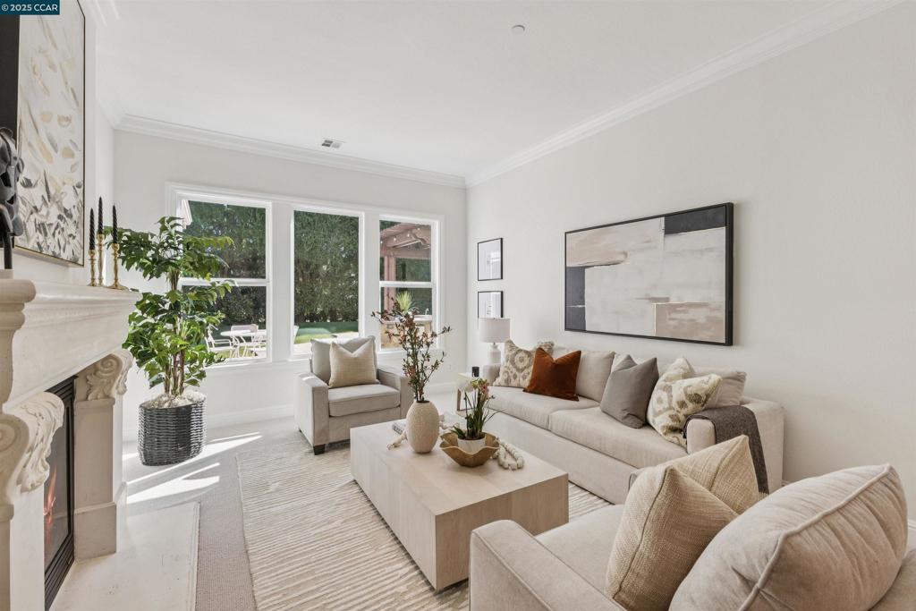 BARRINGTON WOODS - Residential