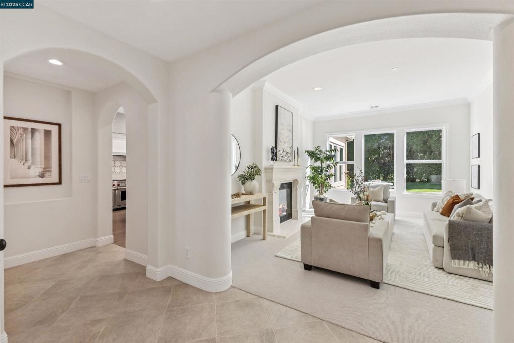 BARRINGTON WOODS - Residential
