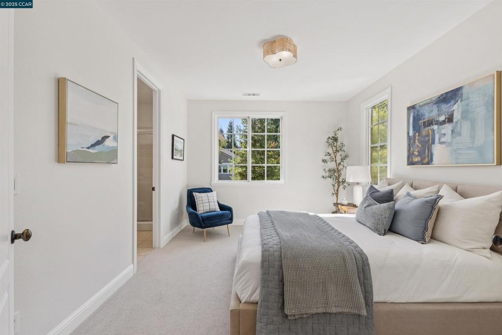 BARRINGTON WOODS - Residential