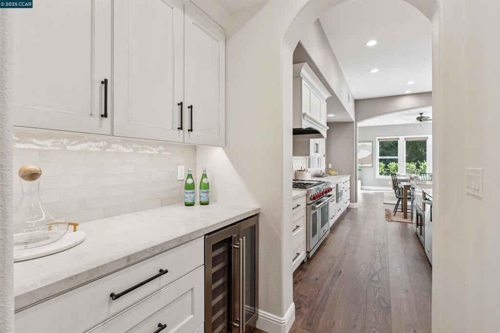 BARRINGTON WOODS - Residential