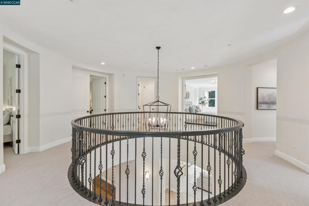 BARRINGTON WOODS - Residential