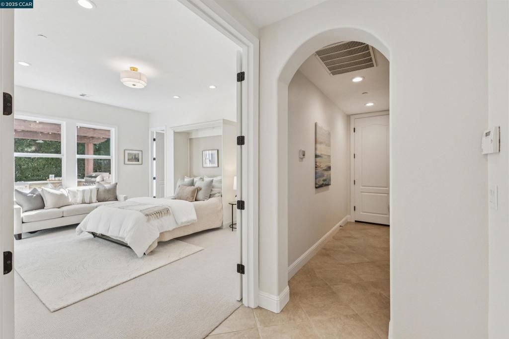 BARRINGTON WOODS - Residential