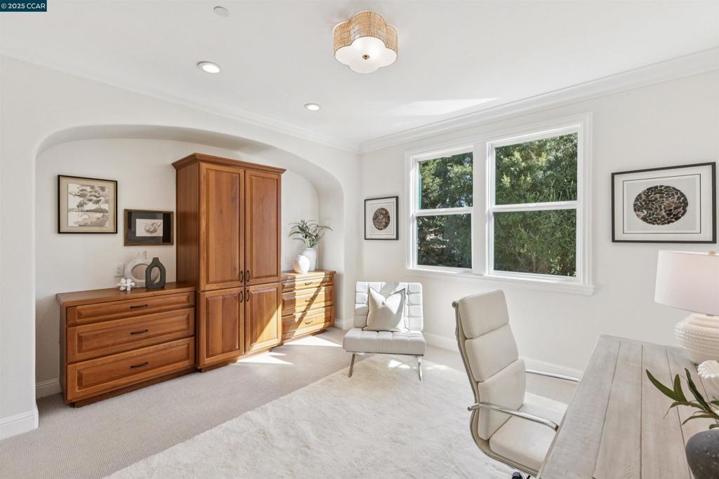 BARRINGTON WOODS - Residential