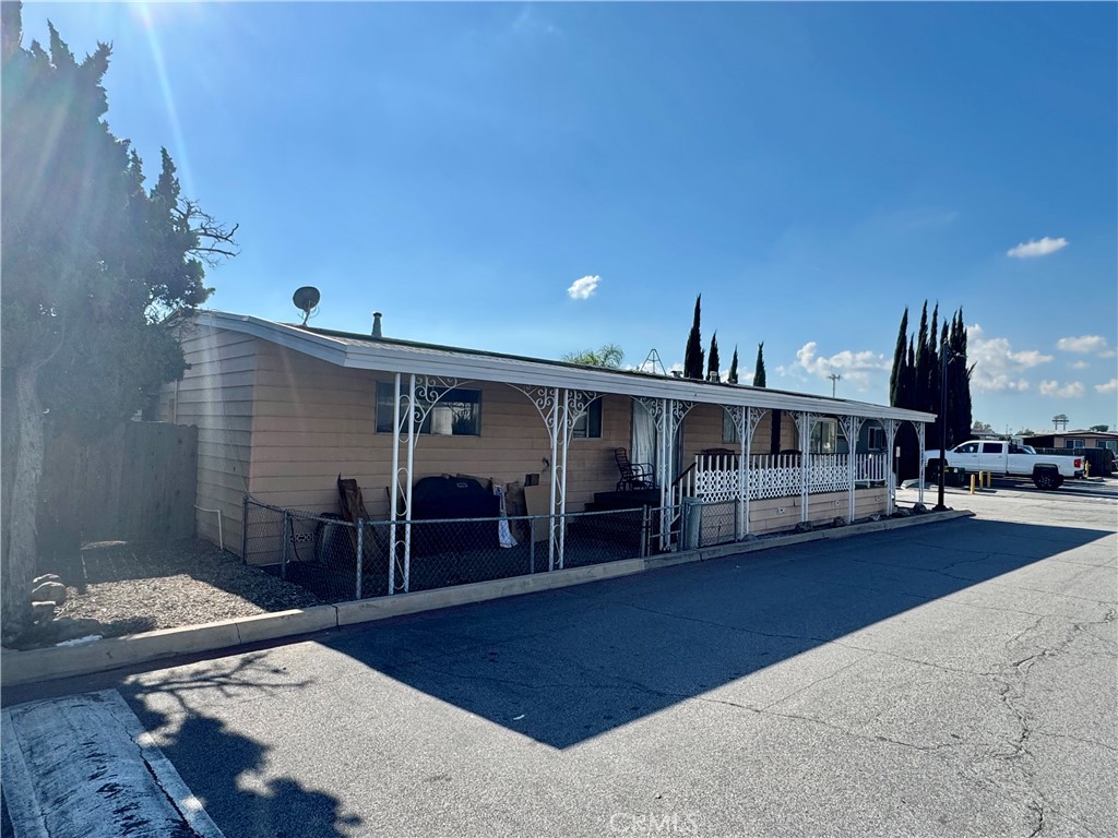 17333 Valley Boulevard 81