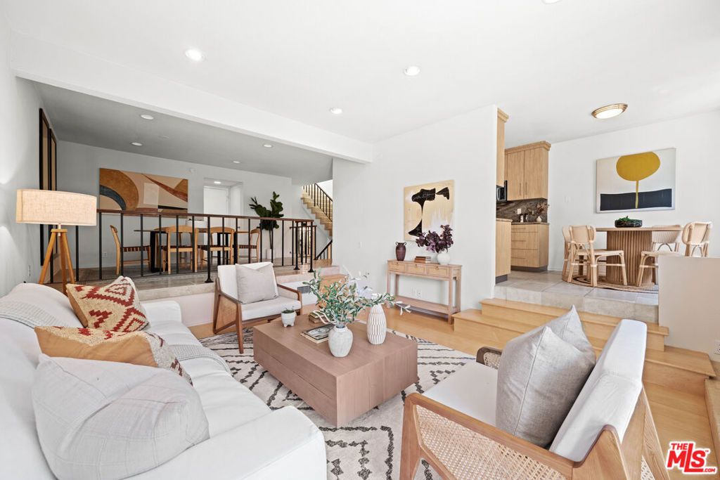 Photo of 17085 Palisades Circle, Pacific Palisades, CA 90272 (MLS # 25593307)