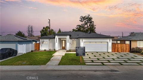 Photo of 3714 Brave Avenue, Bakersfield, CA 93304 (MLS # SR26058831)