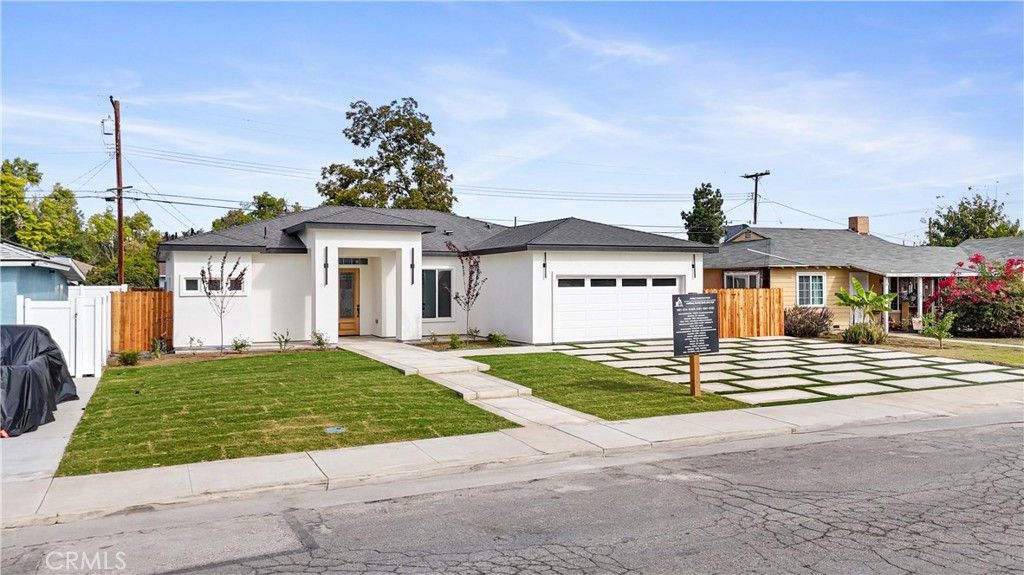 Photo of 3714 Brave Avenue, Bakersfield, CA 93304 (MLS # SR26058831)