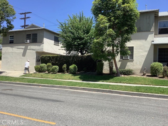 2300 Tulare