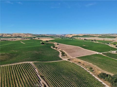 Photo of 2980 Pleasant Rd Rd, San Miguel, CA 93451 (MLS # SC26044886)