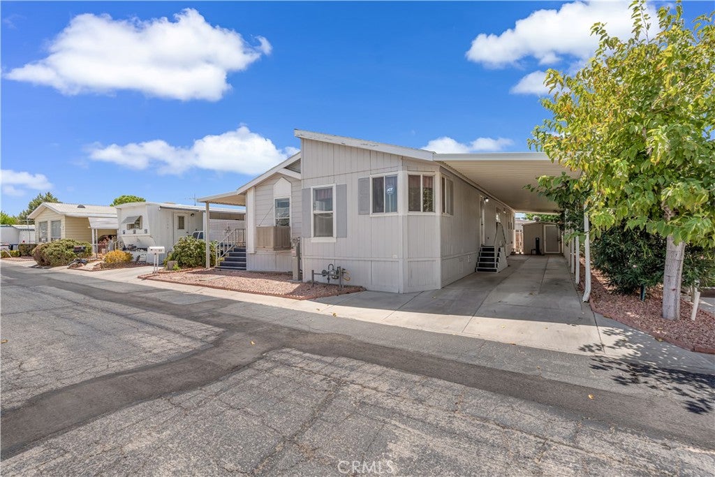 2550 E Avenue I 11