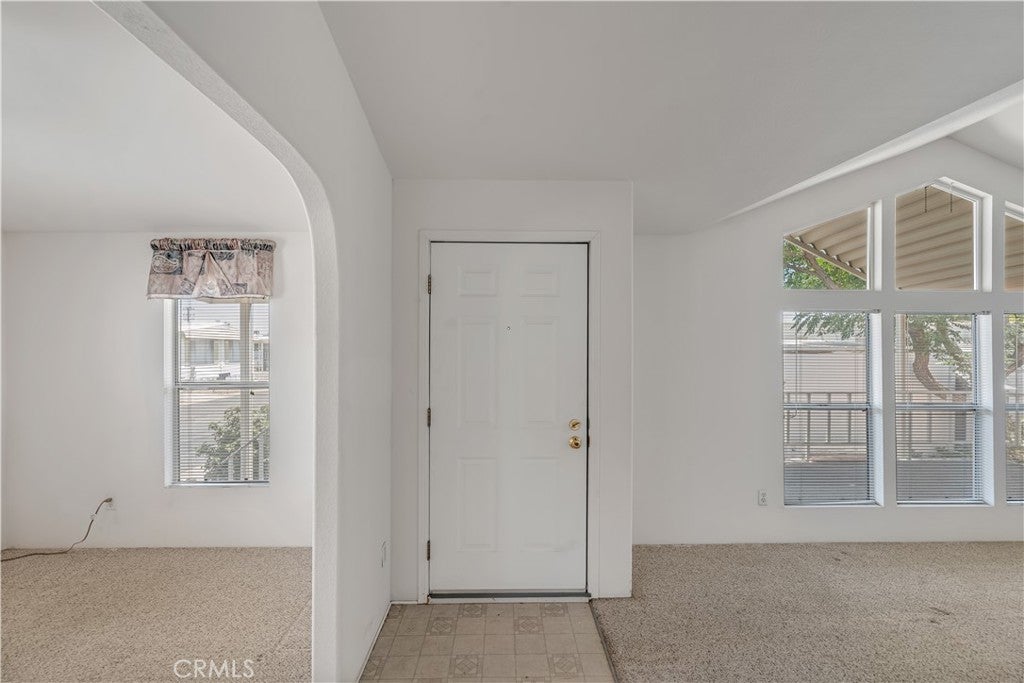 2550 E Avenue I 11