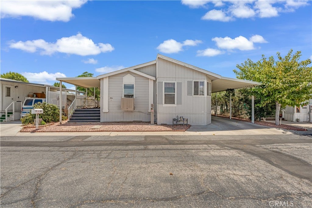 2550 E Avenue I 11