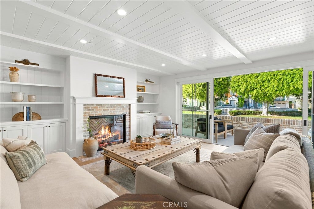 1517 Miramar Drive