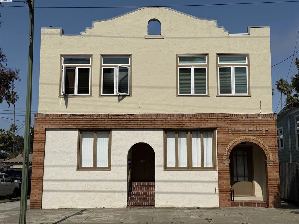 Two buildings on one lot, a total of four units. Sits on a very quiet street. Two blocks to Washington Park, three blocks to Shoreline by the Bay where you can enjoy the sunset and beautiful view of San Francisco. Really nice neighborhood. Good school district. Sewer lateral is in compliance. One APN# but two buildings. 1301 9th Street is a triplex building with high basement; 839 Centennial Avenue is a 2 story single house.