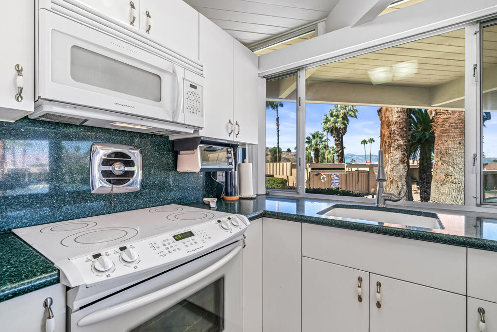 Sandpiper Palm Deser - Residential